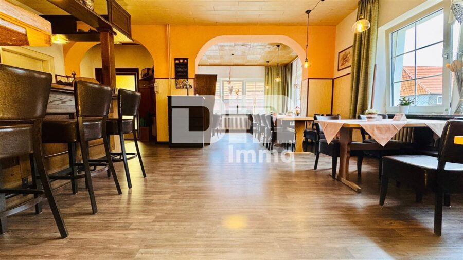 Opulente Gästehausanlage mit 13 Zimmern,2 Sälen,Gastronomiebetrieb + Betreiberwohnung - EG Gastraum 1 Gebäude 1 Altbestand